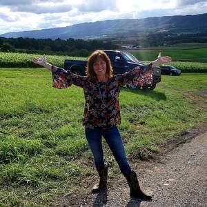 Meet your Posher, Katina